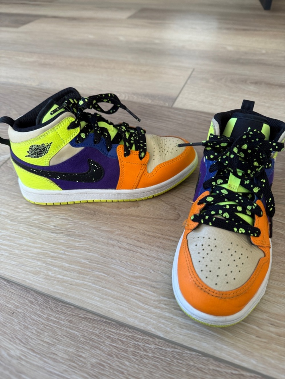 Little Boys Air Jordan Nike Mid SE - Volt Vivid Orange Shoes - Size 13